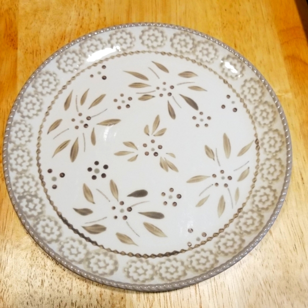- NWOT Temp-tations Old World Dessert plates